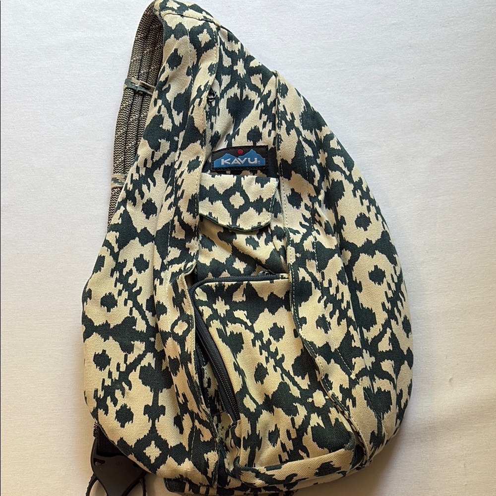 Kavu Navy and Cream Sling Backpack
